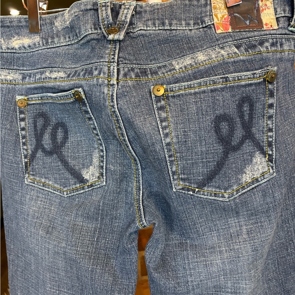 Vintage Embroidered Floral Patchwork Blue Jeans Size 31. - Picture 7 of 10